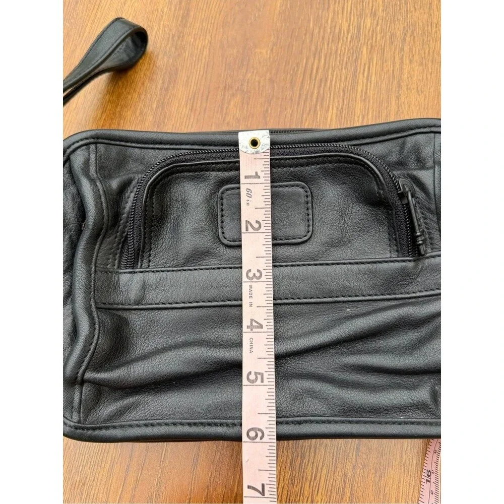 TUMI Men’s Organizer Clutch Black Leather Travel Toiletry Bag Wristlet VTG 995D